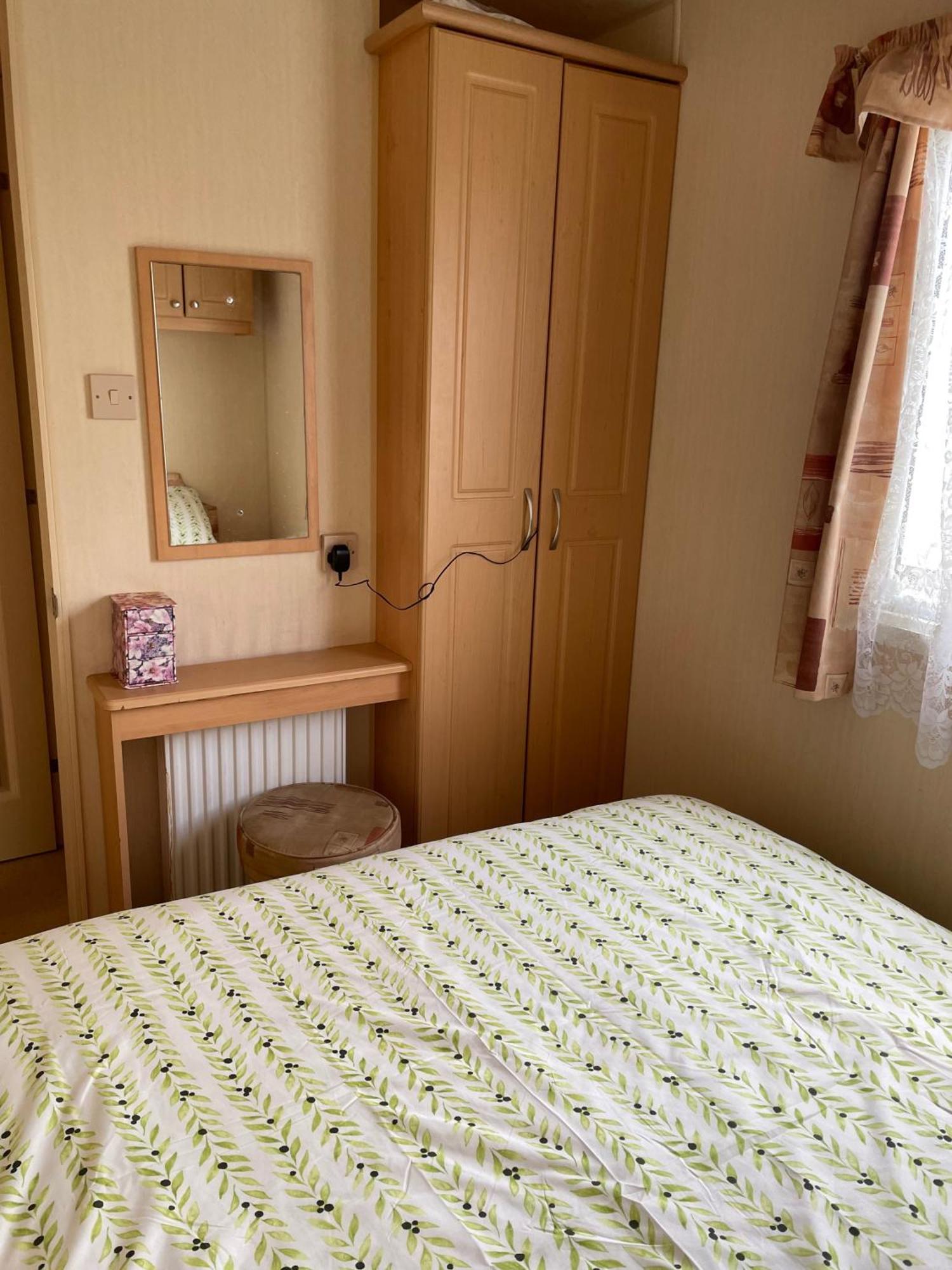 Cozy Camber Caravan 3 Bedroom Retreat With Decking 라이 외부 사진