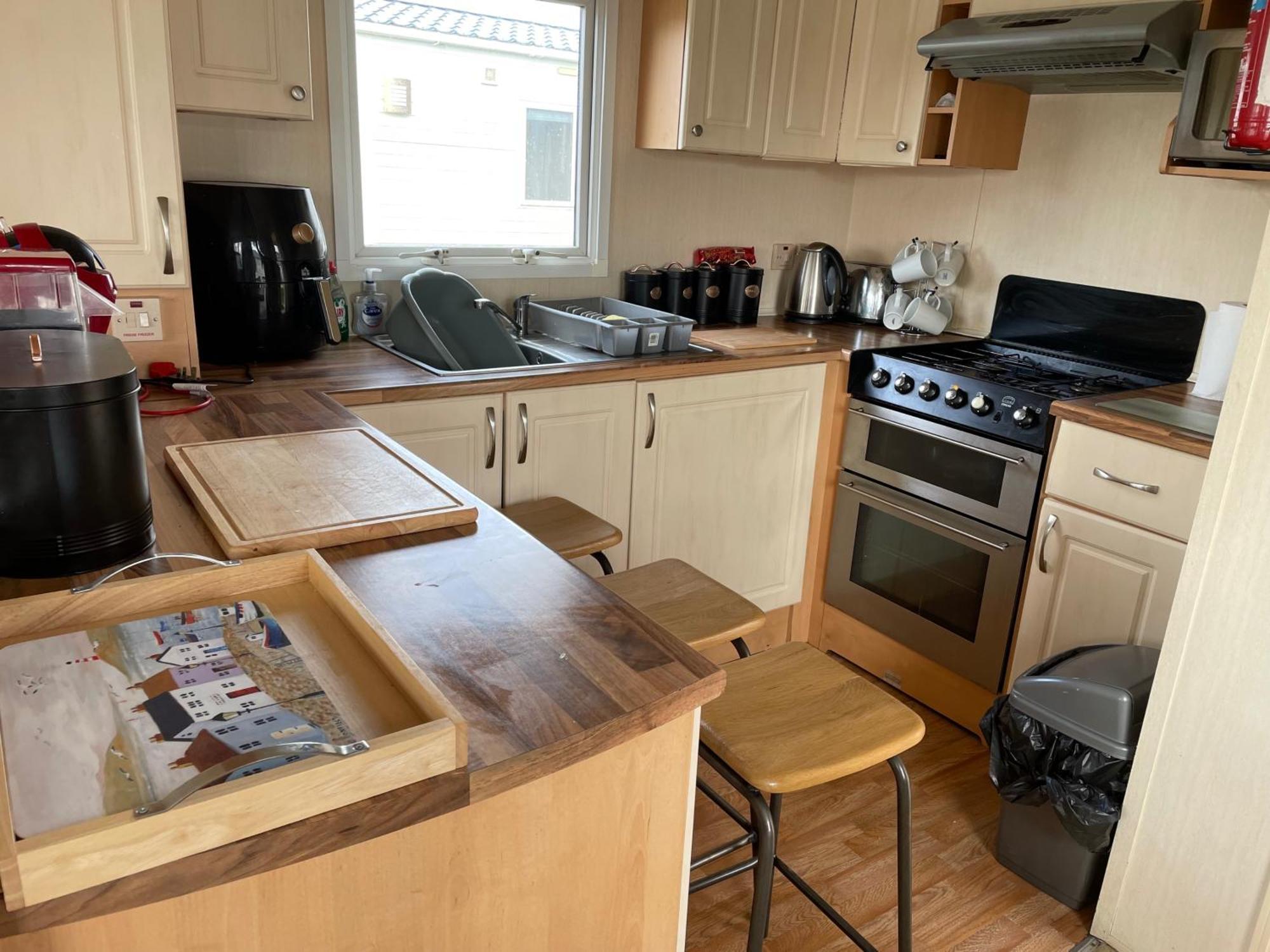 Cozy Camber Caravan 3 Bedroom Retreat With Decking 라이 외부 사진
